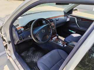 Mercedes E-Class фото 6