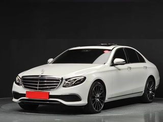 Mercedes E-Class foto 1