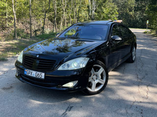 Mercedes S-Class foto 1