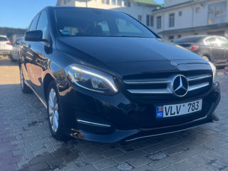 Mercedes B-Class foto 1