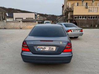 Mercedes E-Class foto 5