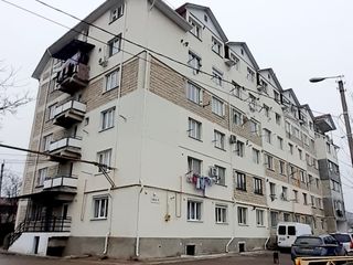 Apartment 37 m. O odaie cu living, autonomă, termopane, reparație Ialoveni str. Chilia 2. 22000 euro foto 1