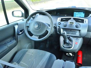 Renault Grand Scenic foto 2