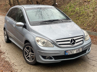 Mercedes B-Class foto 3