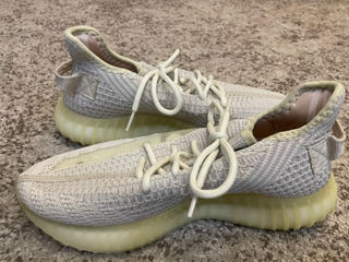 Кроссовки Yeezy boost foto 2