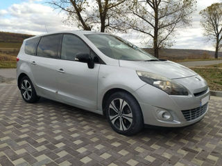 Renault Grand Scenic foto 2