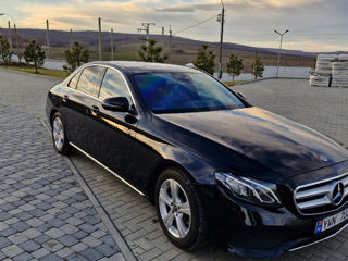 Mercedes E-Class foto 2