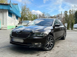 Skoda Superb foto 1