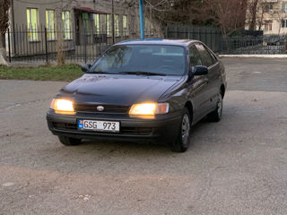 Toyota Carina foto 2