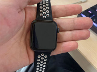 Apple Watch SE foto 1