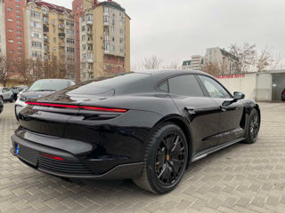 Porsche Taycan foto 5