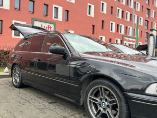 BMW 5 Series foto 2