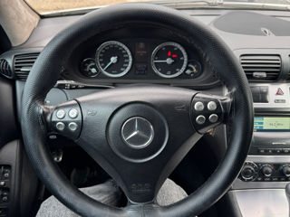 Mercedes C-Class foto 7