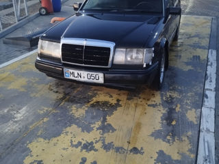 Mercedes Series (W123) foto 5