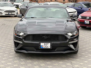 Ford Mustang foto 1