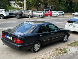 Mercedes E-Class foto 8