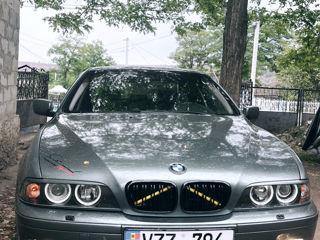 BMW 5 Series foto 3