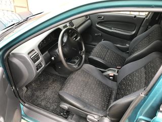 Mazda 323 foto 5