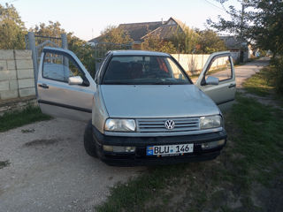 Volkswagen Vento foto 1