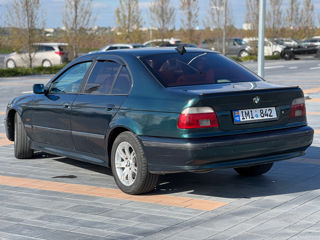 BMW 5 Series foto 4