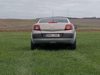 Renault Megane foto 2