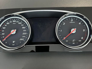 Monitor Mercedes W213