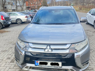 Mitsubishi Outlander foto 2