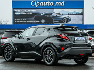 Toyota C-HR foto 2