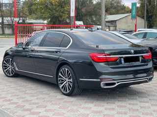 BMW 7 Series foto 3