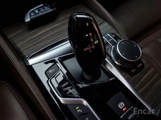 BMW 5 Series foto 8