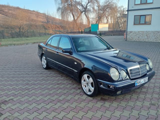 Mercedes E-Class foto 2