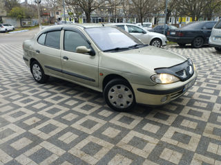 Renault Megane foto 2