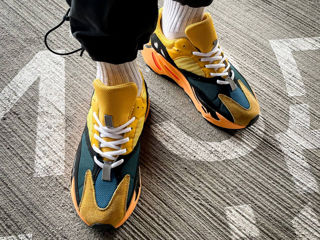 Adidas Yeezy Boost 700 Sun foto 6