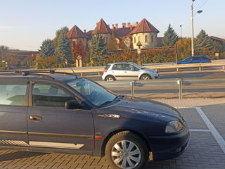 Toyota Avensis foto 7