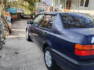 Volkswagen Vento foto 2