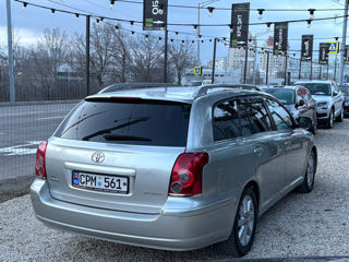 Toyota Avensis foto 5