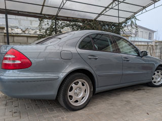 Mercedes E-Class foto 2