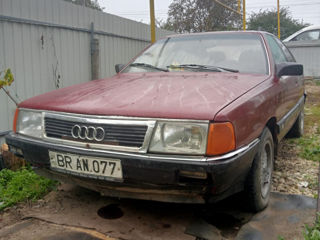 Audi 100 foto 1