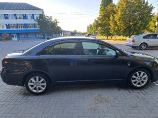 Toyota Avensis foto 3