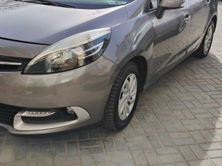 Renault Grand Scenic foto 2