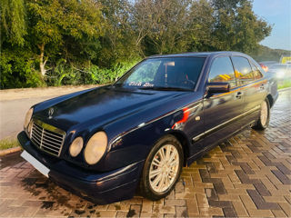 Mercedes E-Class foto 5