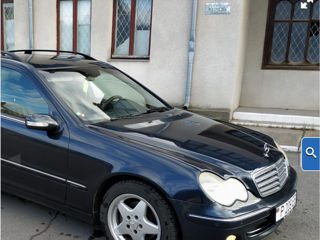 Mercedes C-Class foto 1