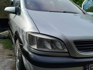 Opel Zafira foto 1