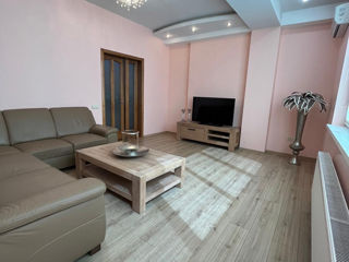 Apartament cu 2 camere, 76 m², Botanica, Chișinău foto 2