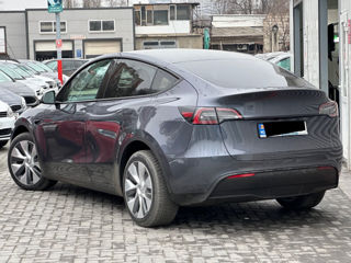 Tesla Model Y foto 5