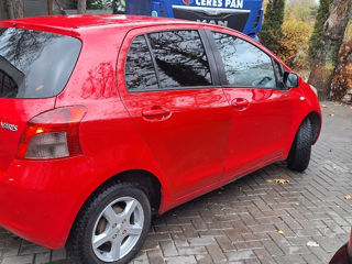 Toyota Yaris foto 2