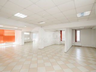 Spațiu comercial, 394 mp, Centru, 3940 € ! foto 5