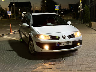 Renault Megane foto 2