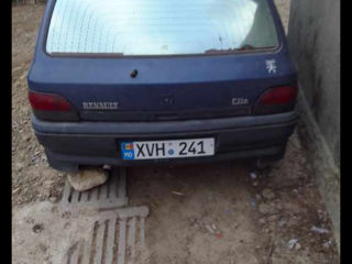 Renault Clio foto 8