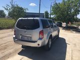 Nissan Pathfinder foto 4